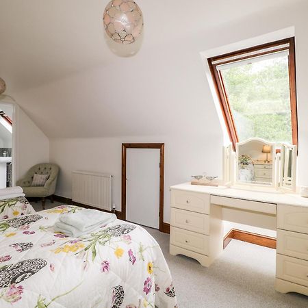 Miswells Cottages - Lake View Turners Hill Extérieur photo