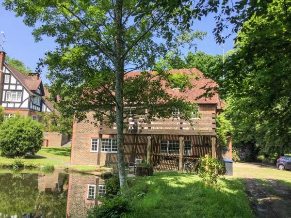 Miswells Cottages - Lake View Turners Hill Extérieur photo