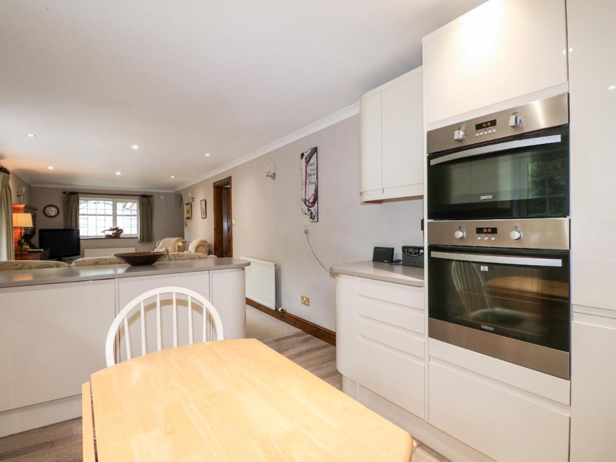 Miswells Cottages - Lake View Turners Hill Extérieur photo