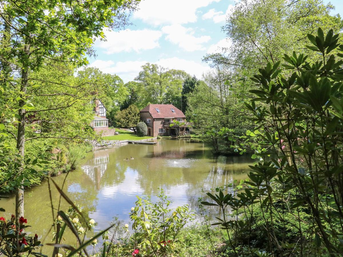 Miswells Cottages - Lake View Turners Hill Extérieur photo