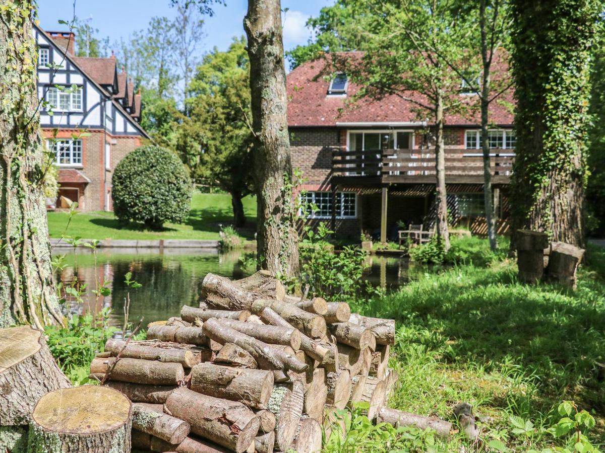 Miswells Cottages - Lake View Turners Hill Extérieur photo